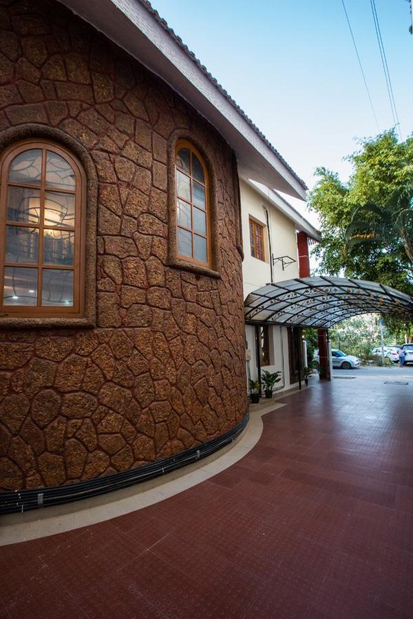 Redstone Villa And Suites Бангалор Екстериор снимка